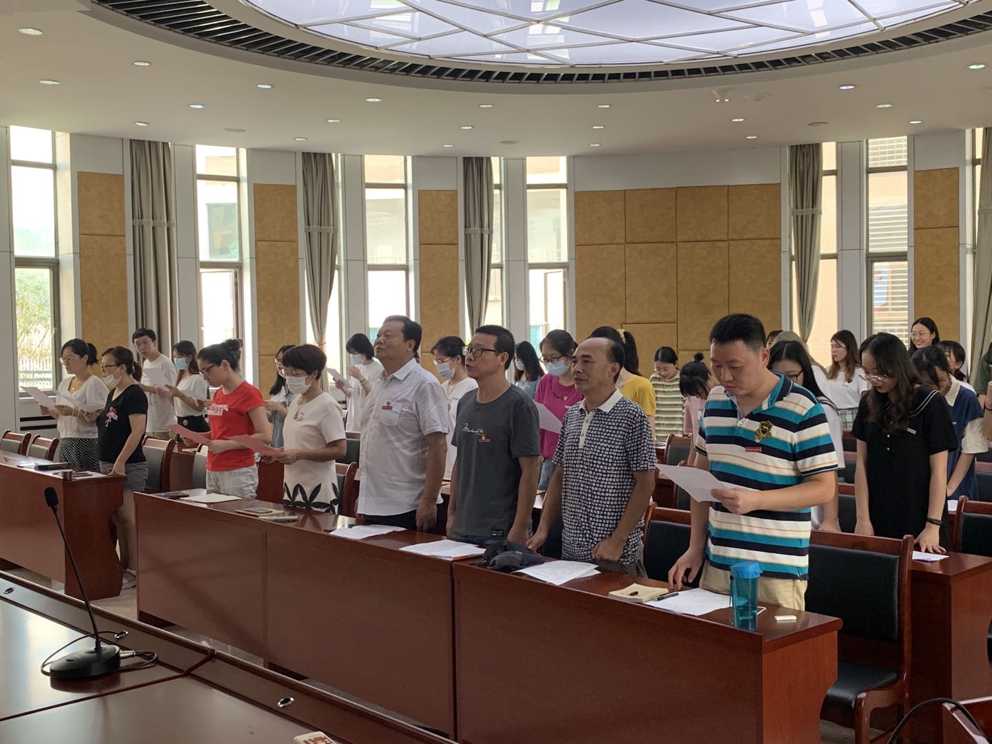 设计系和管理系.jpg 设计系和管理系.jpg