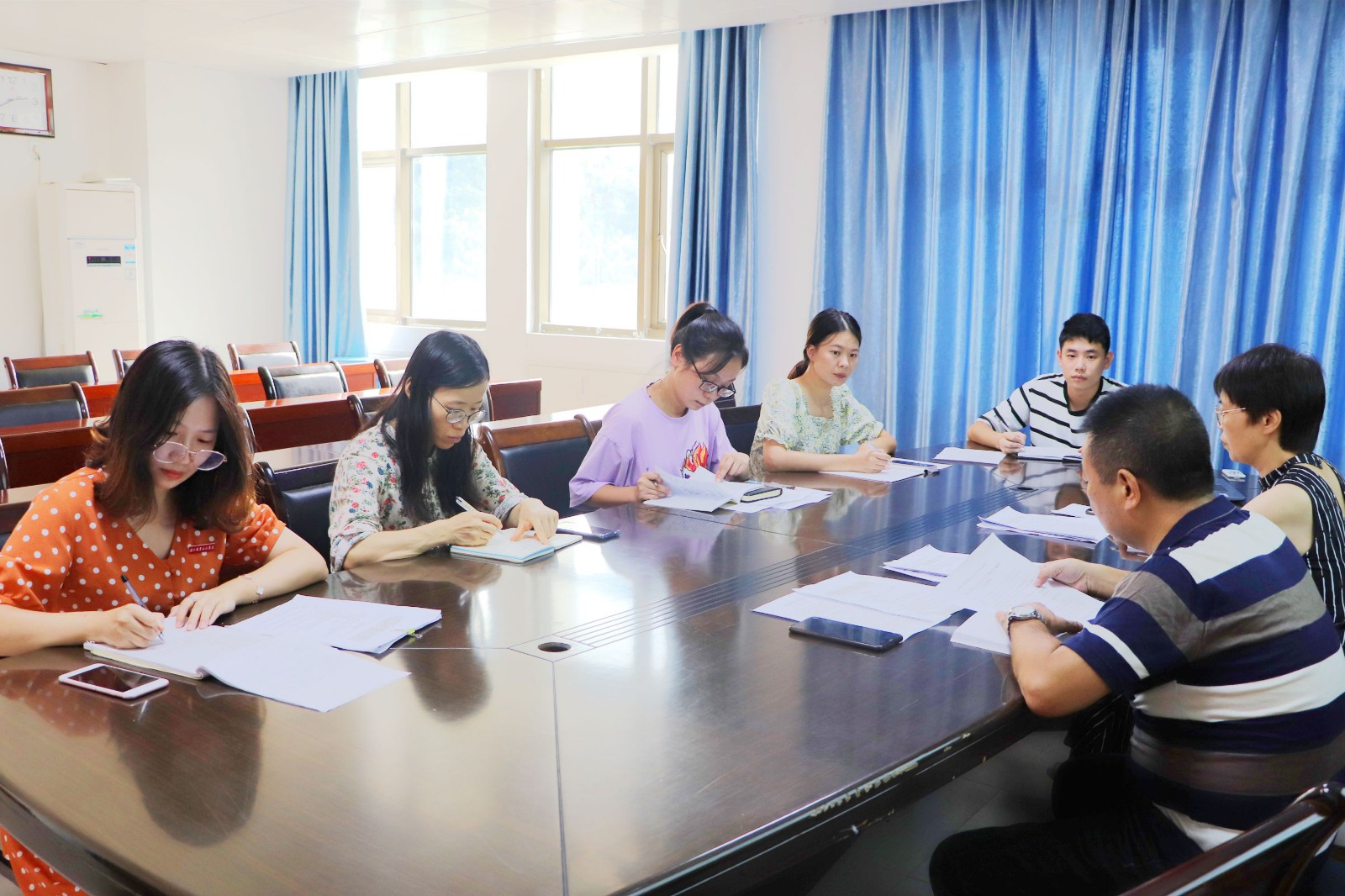 调_0001_色相_饱和度 2.jpg 调_0001_色相_饱和度 2.jpg