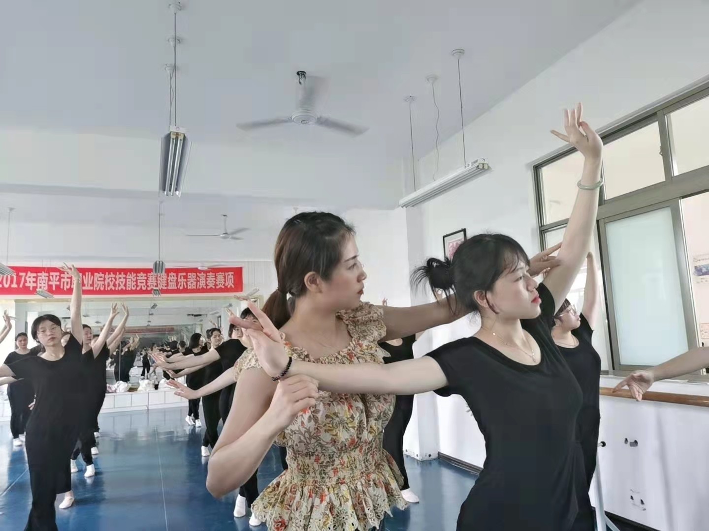 上官妍婷.jpg 上官妍婷.jpg