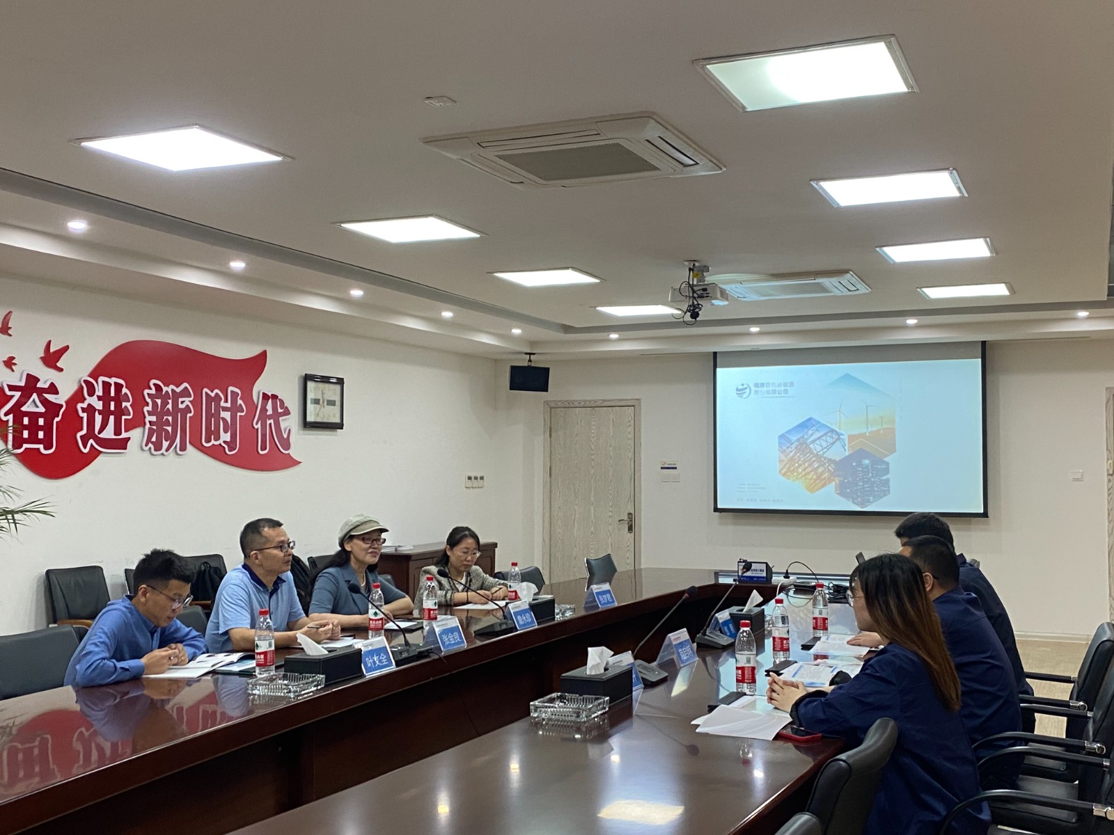 福建巨电新能源股份有限公司校企合作座谈会.jpg 福建巨电新能源股份有限公司校企合作座谈会.jpg