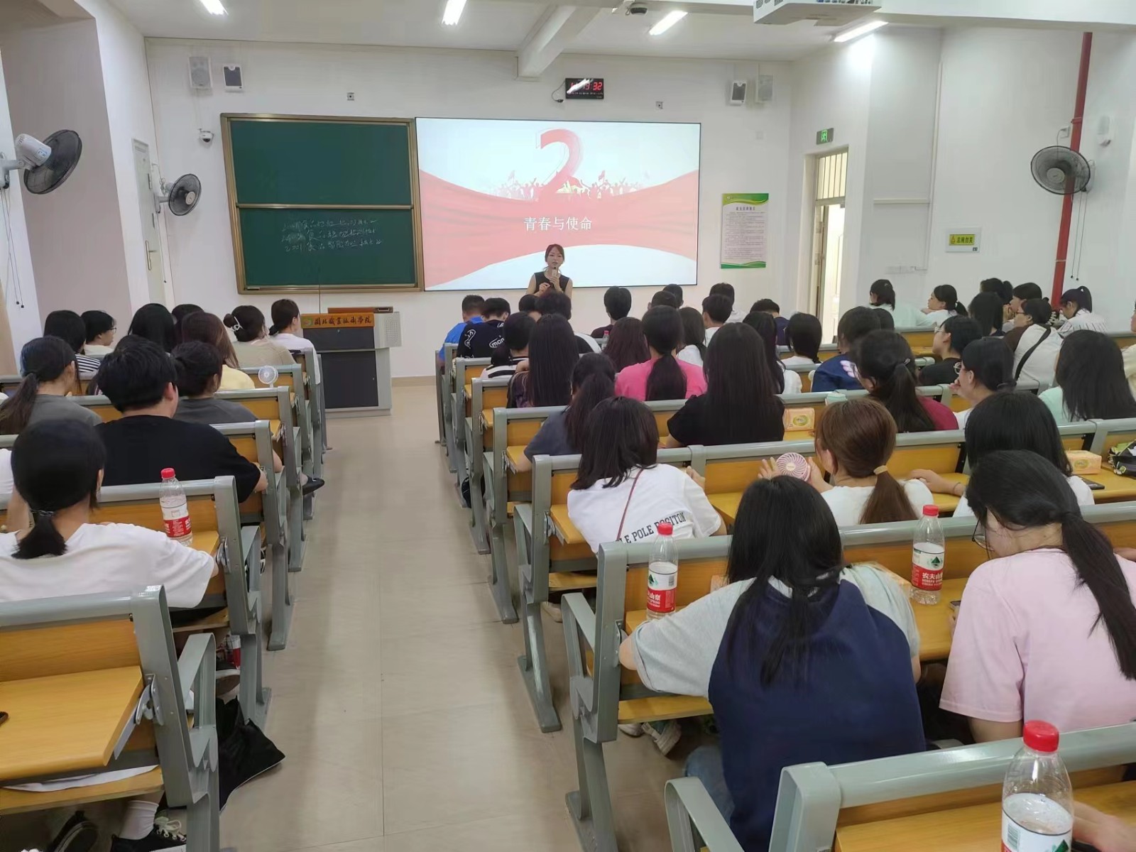 eb4e2e93f0d3bab9afa81adead7ece2.jpg eb4e2e93f0d3bab9afa81adead7ece2.jpg